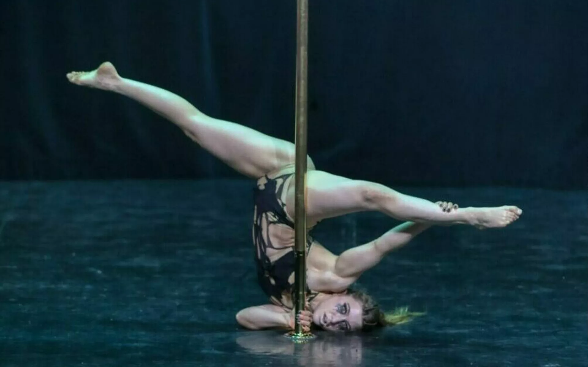 Cours de pole dance à thème au studio Malva Pole & Roll à Lezoux