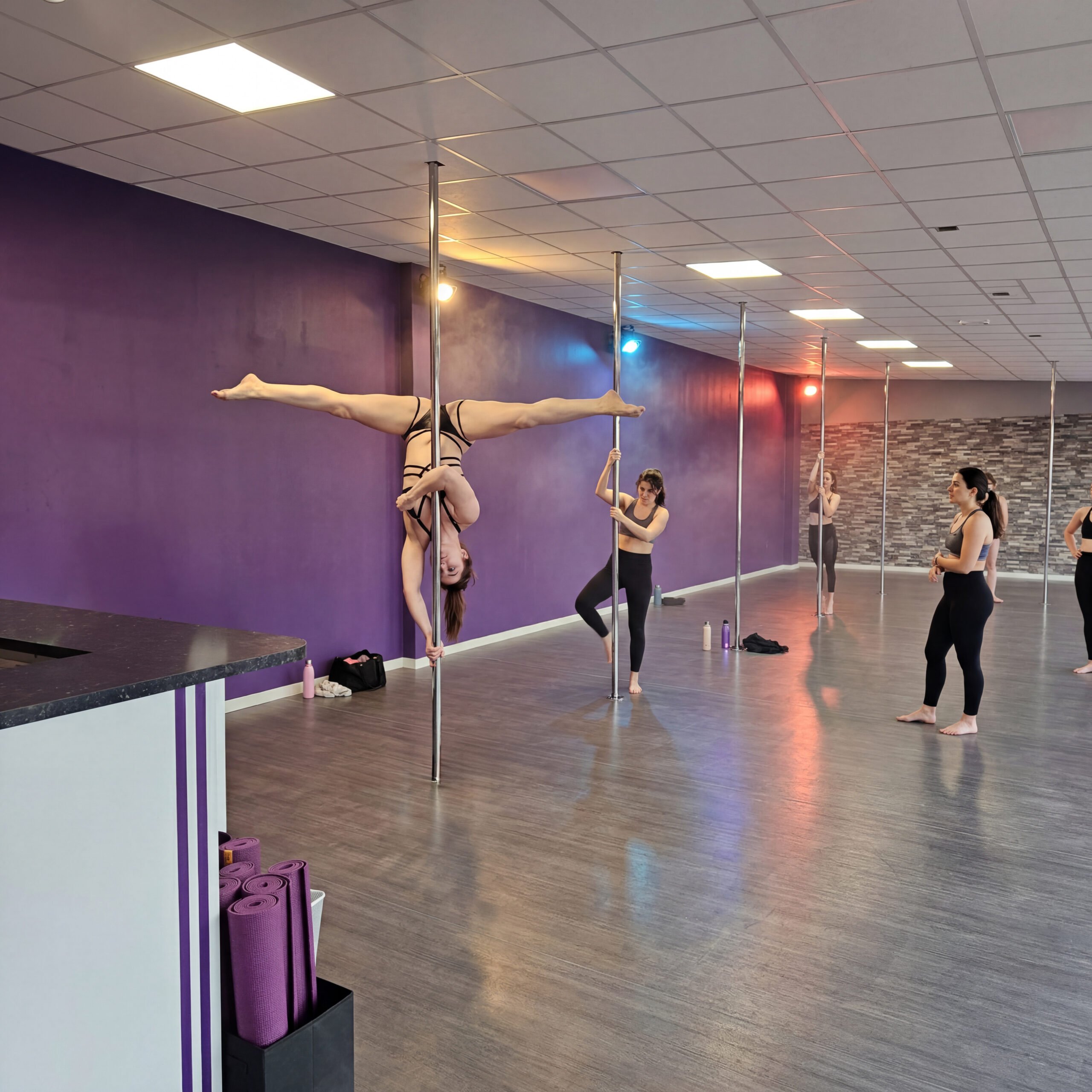 Tarifs des cours en présentiel de pole dance et yoga à Lezoux